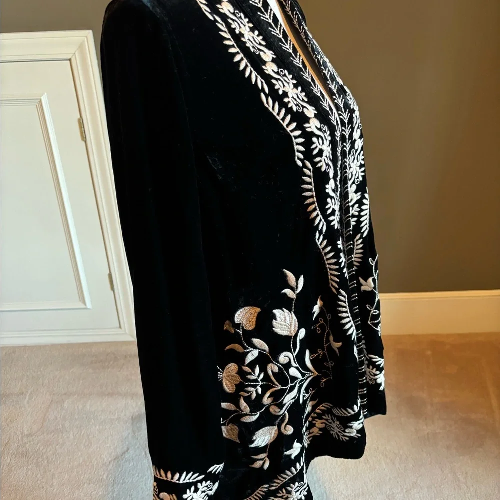Sundance Left Bank Embroidered Velvet Cardigan Long Sleeve Black Size Small NWOT - Picture 2 of 14